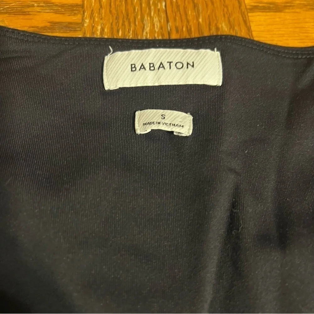 Aritzia Babaton Contour V-Neck Shorts Romper Sz S in Black Athletic